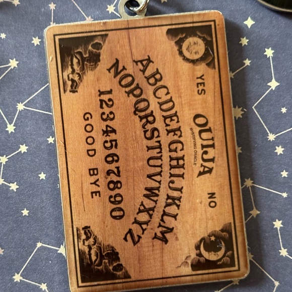 BNWT OUIJA 3-CHARM KEYCHAIN - Picture 6 of 6